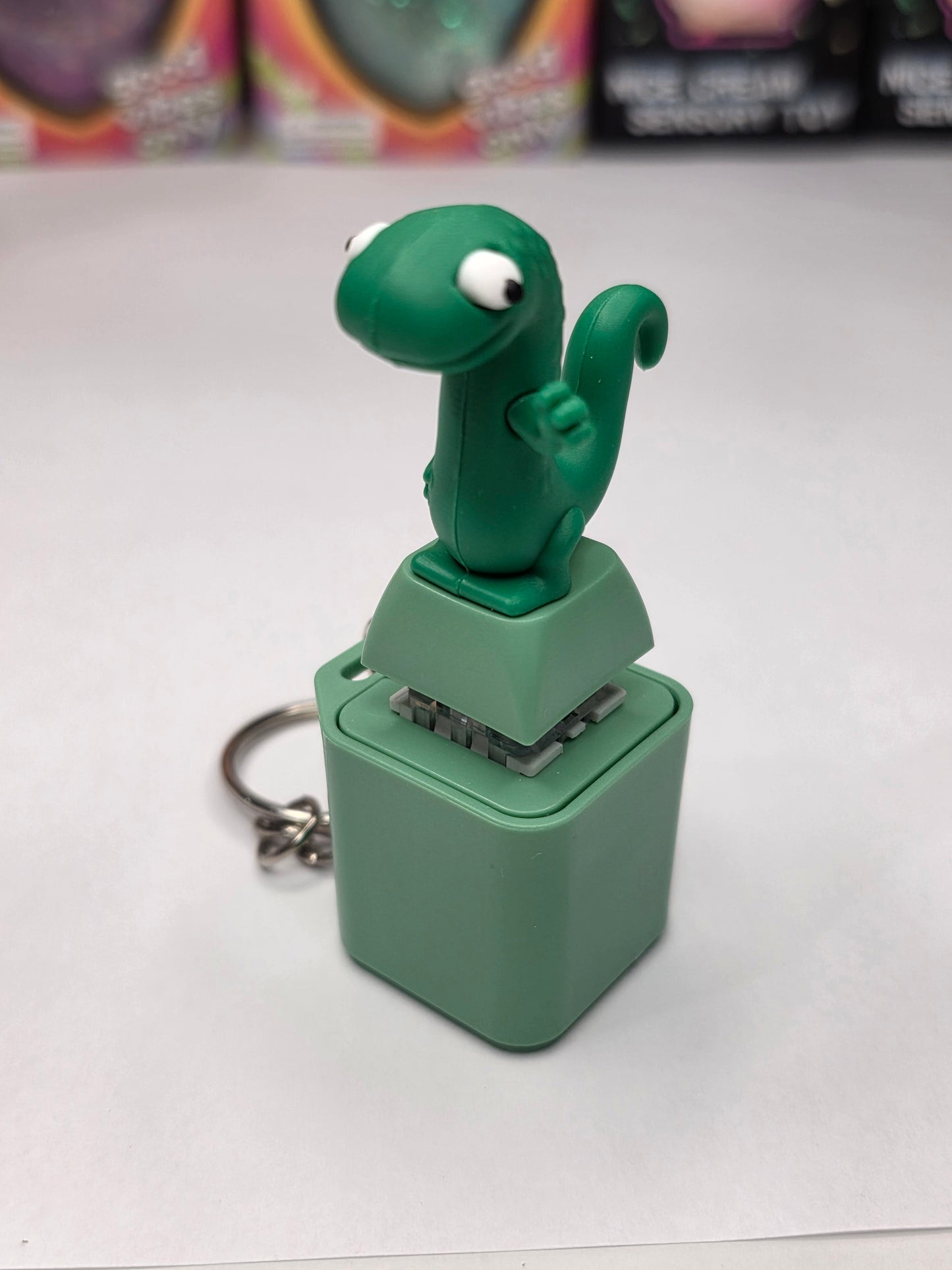 Green Lizard Sound & Light Clicker Keychain - Fidget Toy for Stress Relief