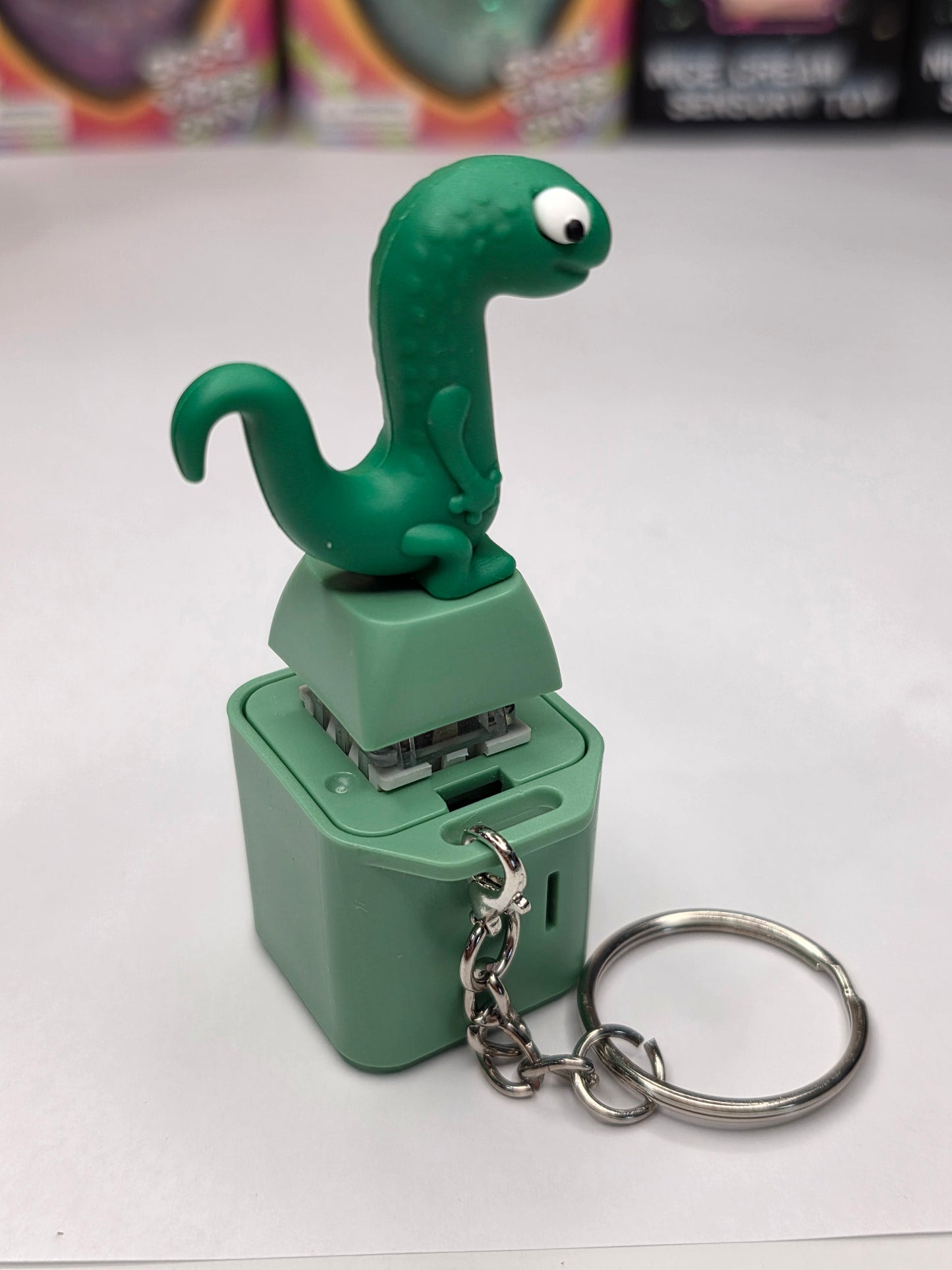 Green Lizard Sound & Light Clicker Keychain - Fidget Toy for Stress Relief