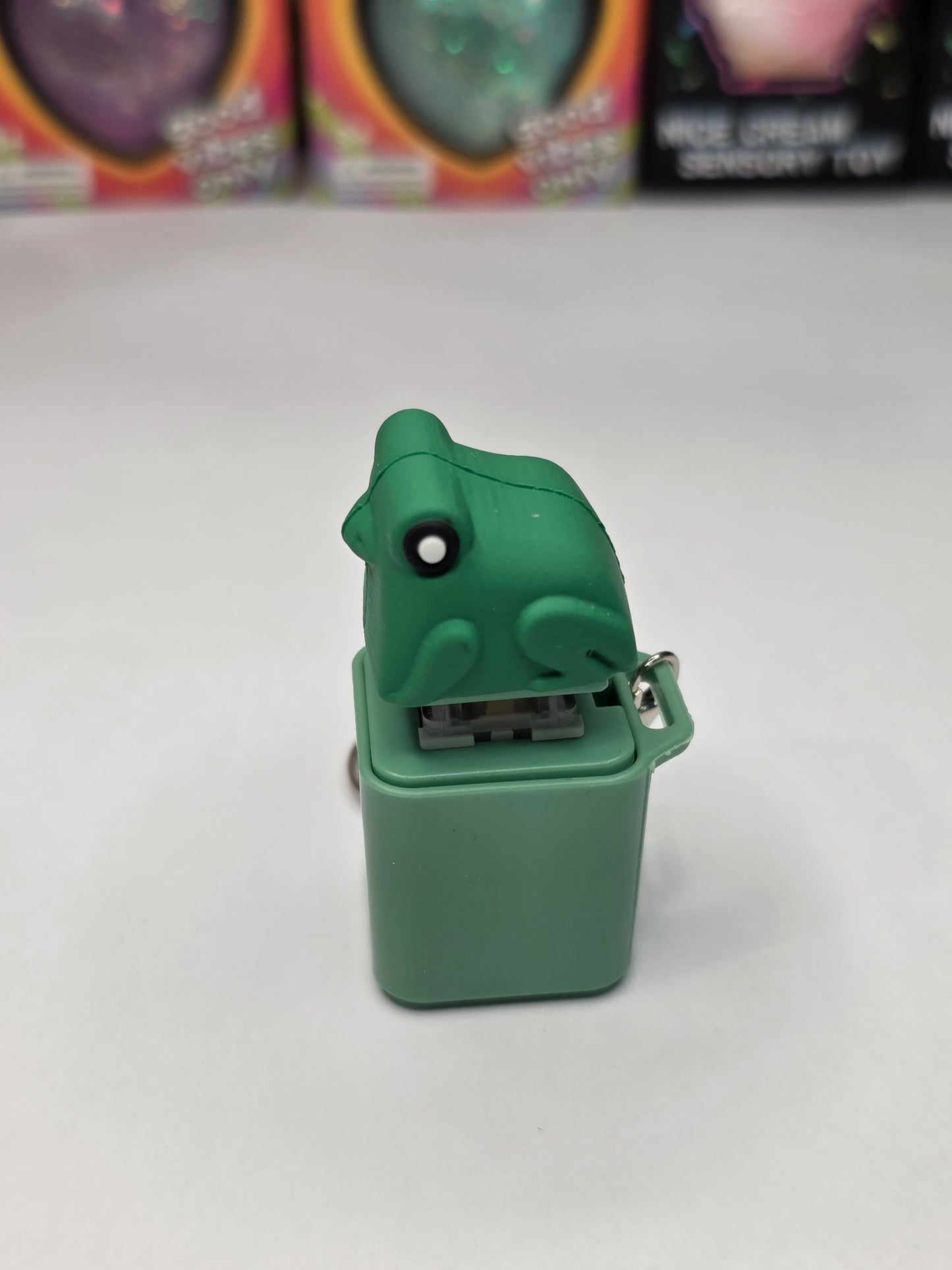 Adorable Frog Sound & Light Clicker Keychain - Interactive Fidget Toy
