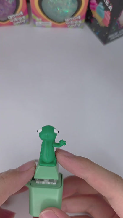 Green Lizard Sound & Light Clicker Keychain - Fidget Toy for Stress Relief